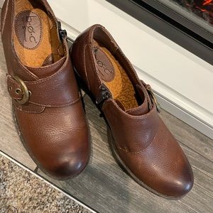 B.O.C. born concept heeled leather shoe with buckle detail. Never worn. Size 8.
